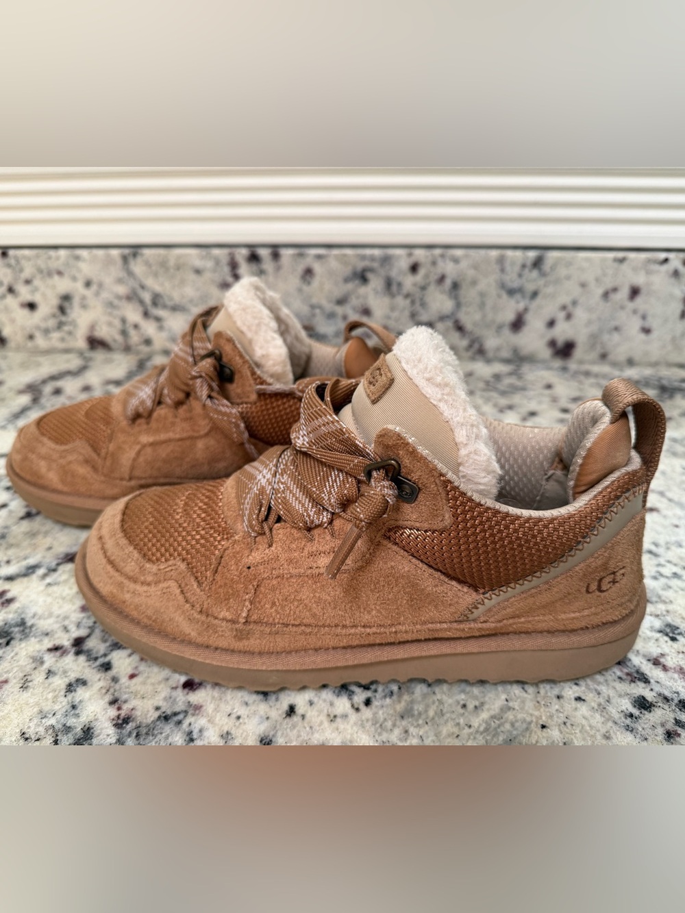 UGG Kids Tan Suede Lace-Up Cozy-Lined Boots